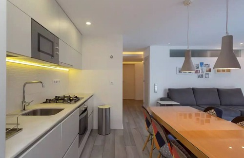 Falca Apartment | Bright Lisbon T2 with 35 m2 Terrace, 2bed and 2bath and fast internet!