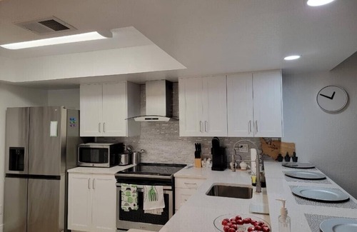 Largo House | Bright-Lovely 2 Bed 1 Bath,15 Minutes From Beach