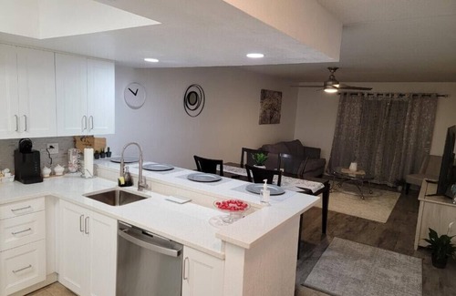 Largo House | Bright-Lovely 2 Bed 1 Bath,15 Minutes From Beach