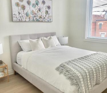 Davenport Apartment | Bright Luxurious 2 Bedroom Apartment