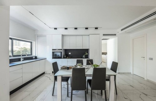 Tel Aviv Apartment | Bright & Modern 2BR Apt w Terrace 5-min from Beach