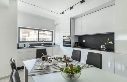 Tel Aviv Apartment | Bright & Modern 2BR Apt w Terrace 5-min from Beach