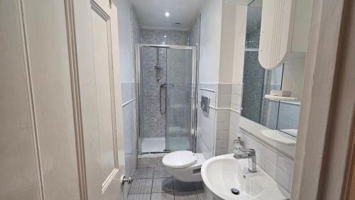 Hoe Street Hotel | Bright & Modern Double Rooms in Central East London