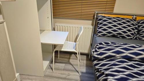 Hoe Street Hotel | Bright & Modern Double Rooms in Central East London