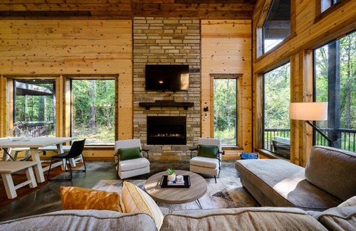 Pickens House | Bright Modern Luxury - Broken Bow Dream Retreat