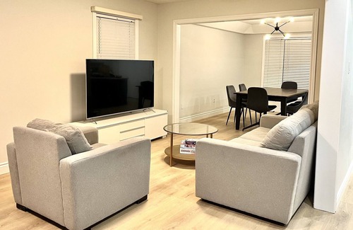 Bowmanville House | Bright Modern Retreat - Private Yard, Dedicated Workspace