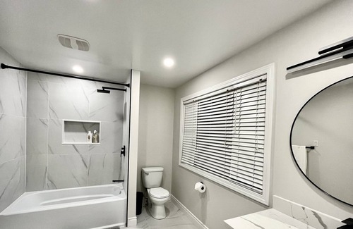 Bowmanville House | Bright Modern Retreat - Private Yard, Dedicated Workspace