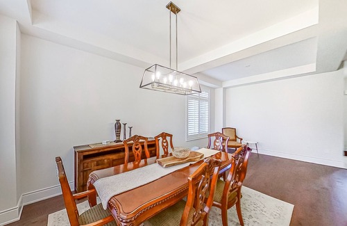 Springwater House | Bright, modern, spacious home with fireplace, near gorgeous lakes & skiing