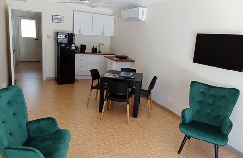 Earlville Apartment | BRIGHT NEW 2 BEDROOM APARTMENT FOR SMALL GROUP- CAIRNS