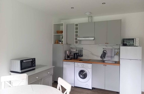 Asserac Apartment | Bright new apartment in quiet Pen-Bé, 250 m from the sea and the GR 34 footpath