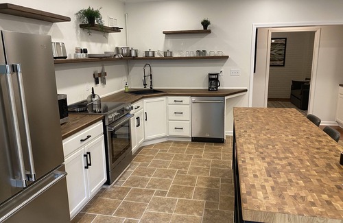 Sharpsburg House | Bright, Open, Stylish Space, Near Trilith Studios