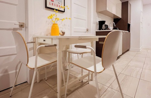 Cote-Des-Neiges—Notre-Dame-De-Grace Condo | Bright Perfect View 2BR*brand-new*gym*parking