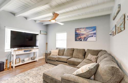 Pinellas Park House | Bright Pinellas Park Getaway with Private Pool!