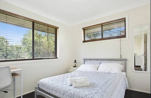 Ashmore House | Bright Private Room in Pleasant Ashmore