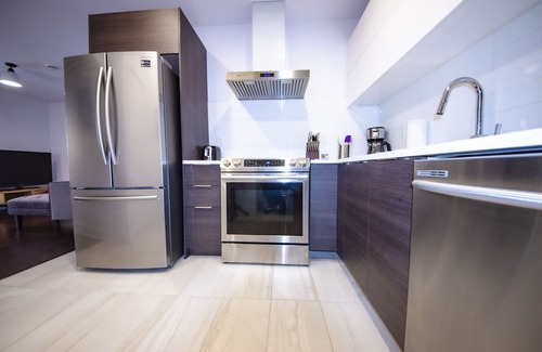 Cote-Des-Neiges—Notre-Dame-De-Grace House | Bright *private terrace*gym* 1bedroom* parking