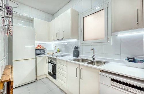 Dreta de l'Eixample Apartment | Bright & Quite flat in the modernist Eixample near Paseo de Gracia