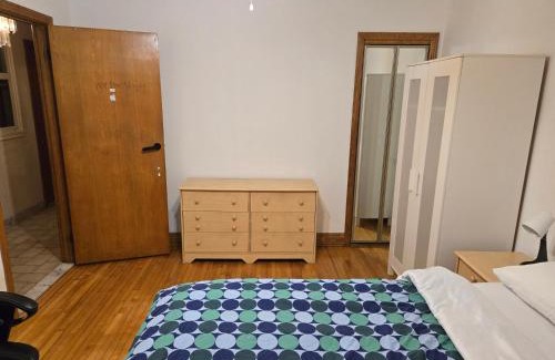 Cote-Saint-Paul House | Bright room near Metro Monk station with Self Check-in