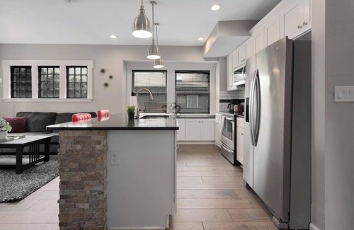Kansas City Condo | Bright & Roomy 2BR | 1st Floor Retreat | #65