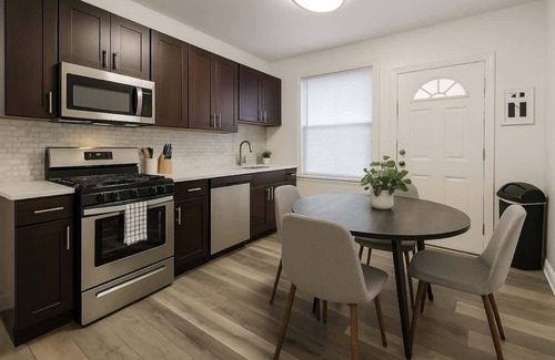 Old Irving Park Apartment | Bright Spaced 3BR Furnished Stay