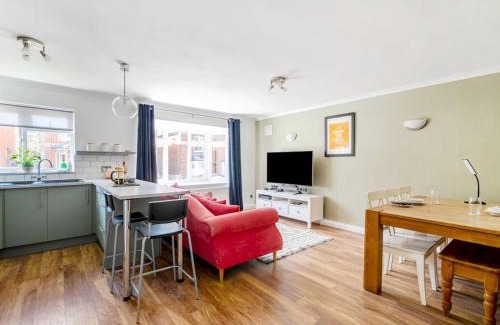 Guildford Apartment | Bright spacious 1Bed wparking Pass the Keys