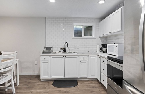 Bonneville Apartment | Bright & Spacious 3-bedroom Apartment in Orem with WiFi, AC, In-Unit Laundry