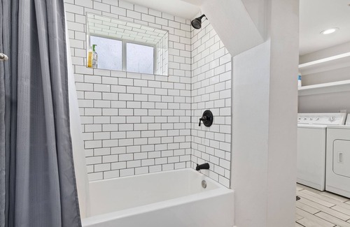 Bonneville Apartment | Bright & Spacious 3-bedroom Apartment in Orem with WiFi, AC, In-Unit Laundry