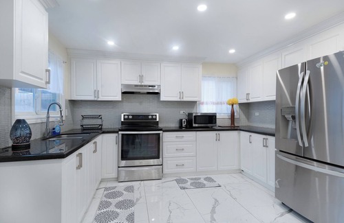 Ajax House | Bright & Spacious 4BR Home | Private Backyard | Near Downtown Toronto