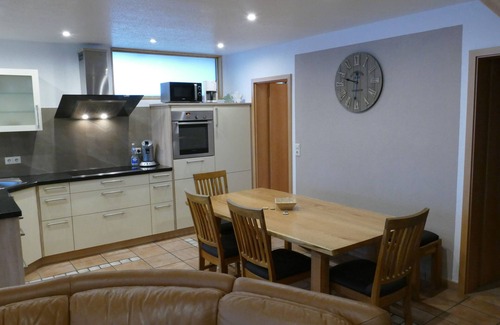 Friesenheim Apartment | Bright spacious apartment 110 m², near the Europa-Park/Rust, 4 DtV stars