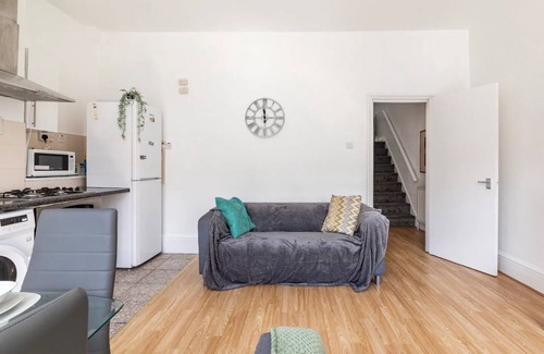 Coldharbour Apartment | Bright & Spacious comfy 3 bed apartment in Brixtonn