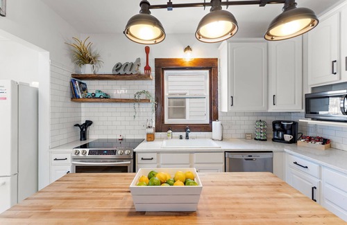 Minneapolis House | Bright, Spacious & Inviting Como Oasis ~ Backyard!