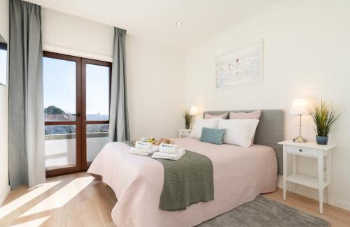 Cedofeita Apartment | Bright & Spacious Retreat with Balcony by HostWise