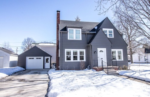 West Lafayette House | Bright & Spacious Home - Perfect for Purdue Game Days!