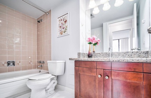 Steeles Condo | Bright specious 3 bedrooms condo close to amenities