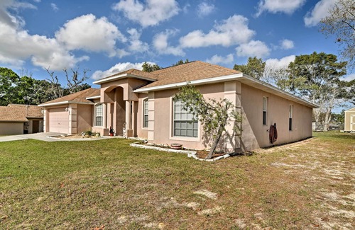 Spring Hill Cottage | Bright Spring Hill Home: 5 Mi to Weeki Wachee Park