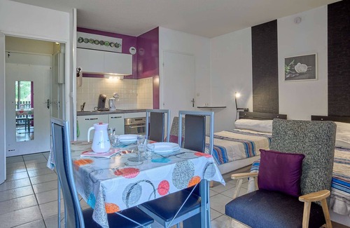 Barbotan-les-Thermes Apartment | Bright studio for 2 with Wifi near Lake l'Uby