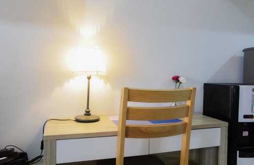 Panunggangan Utara Apartment | Bright Studio Apartment at Springwood Residence