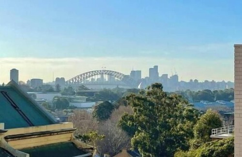 Woolloomooloo Apartment | Bright Studio, Balcony & Stunning City/harbor View