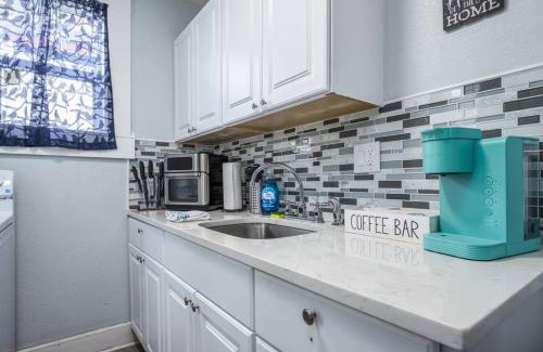 South Pensacola House | Bright Studio Minutes to Beaches