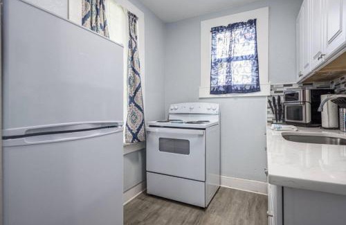 South Pensacola House | Bright Studio Minutes to Beaches