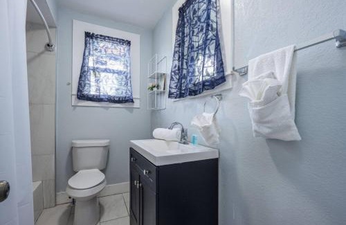 South Pensacola House | Bright Studio Minutes to Beaches