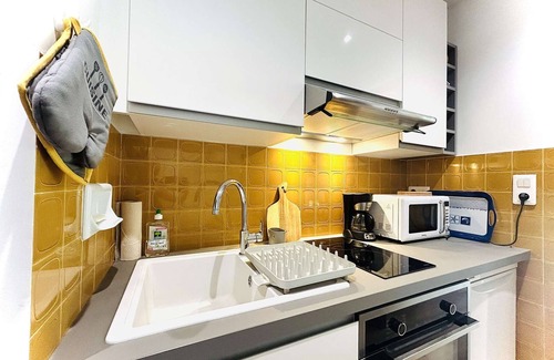 Le Pouliguen Apartment | Bright Studio near Beach and Forest with Parking, Le Pouliguen - Sleeps 4