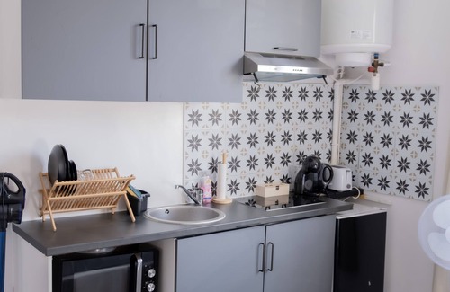 Le Bourget Apartment | Bright studio-Netflix