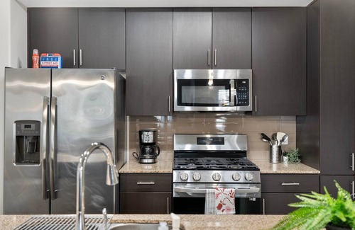 Tempe Apartment | Bright & Stylish 1BR Pool, Gym & Walk to Mill Ave