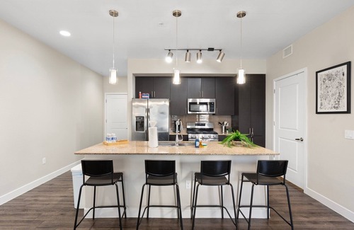 Tempe Apartment | Bright & Stylish 1BR Pool, Gym & Walk to Mill Ave