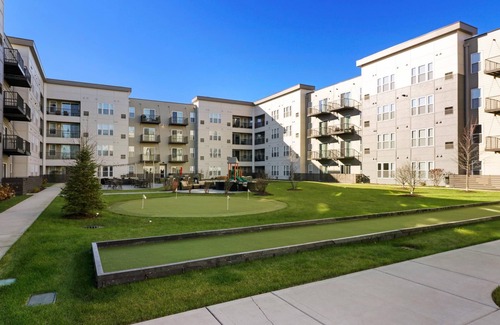 Forestview Apartment | Bright Stylish 2BR Apt in Oak Brook