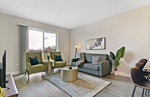 Forestview Apartment | Bright Stylish 2BR Apt in Oak Brook