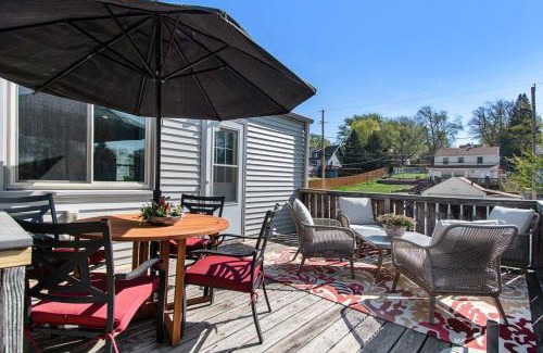Aksarben - Elmwood Park House | Bright & Stylish 4BR Spot - Close to Downtown Fun