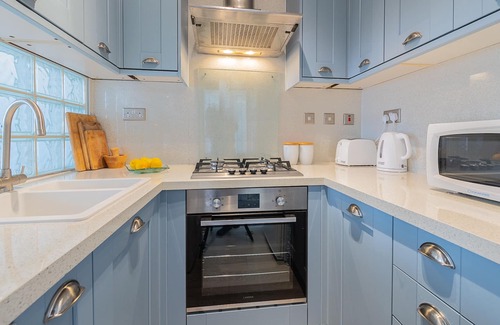 Glasgow Apartment | Bright stylish flat in Queen’s Park
