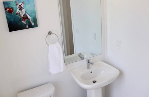 Newmarket House | Bright & Stylish home in the heart of Newmarket.