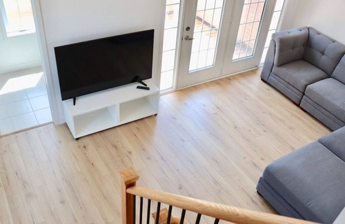 Newmarket House | Bright & Stylish home in the heart of Newmarket.